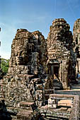 Angkor Thom - Bayon temple, library of the central terrace 